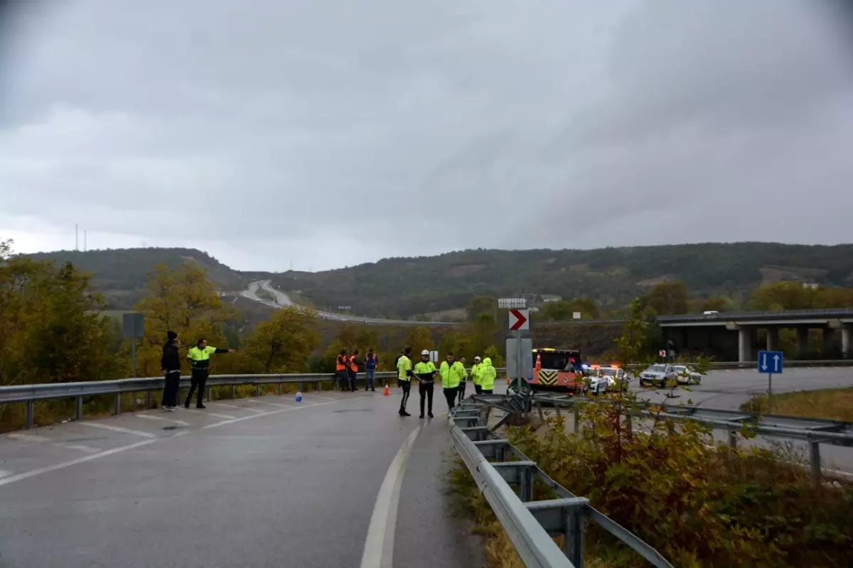 Sinop\'ta yağmurdan dolayı meydana gelen trafik kazası maddi hasarla atlatıldı