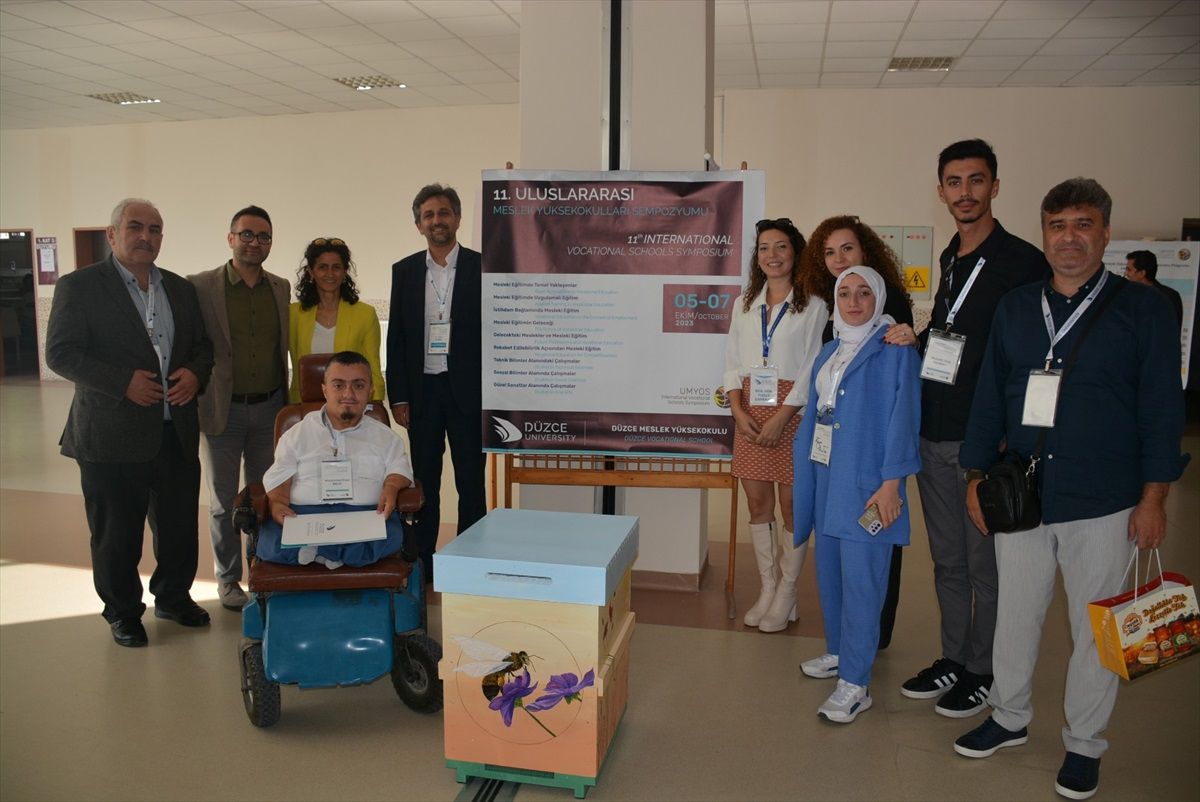 DÜ Arıcılık Programı Öğrencilerinin TÜBİTAK Projesi Tanıtıldı