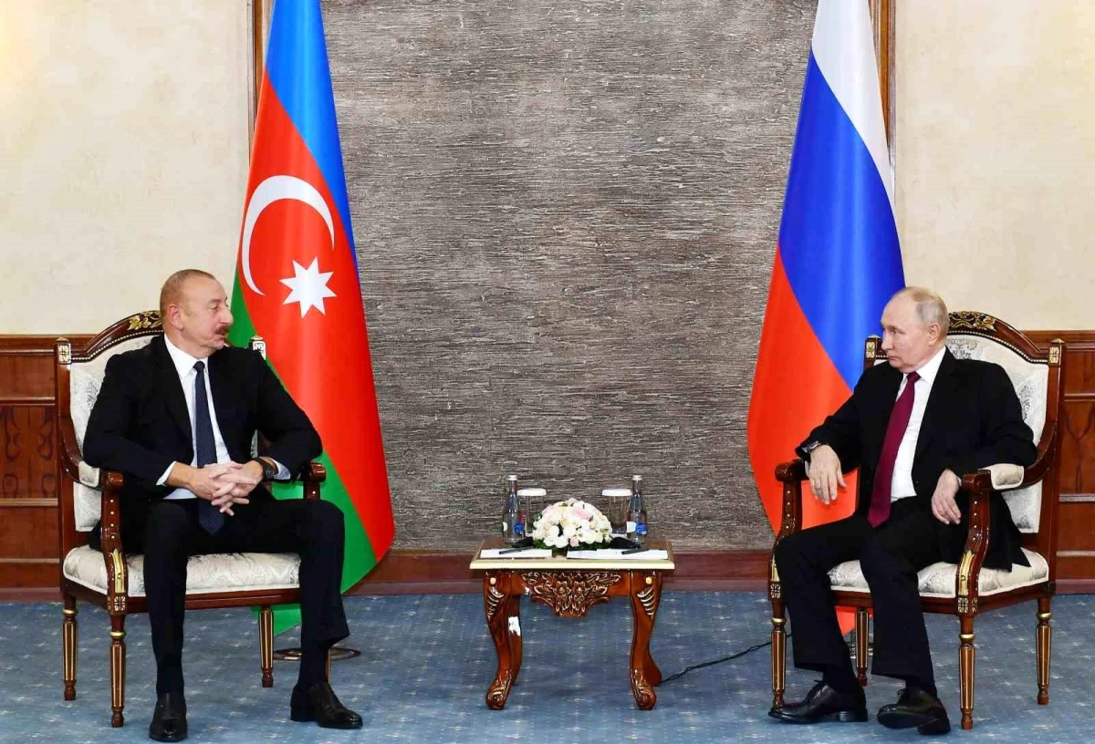 Azerbaycan Cumhurbaşkanı İlham Aliyev ve Rusya Devlet Başkanı Vladimir Putin Bişkek\'te bir araya geldi