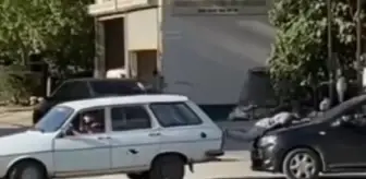 Arıza Yapan Otomobilin Üzerine Yatan Kişi Yardım Etti