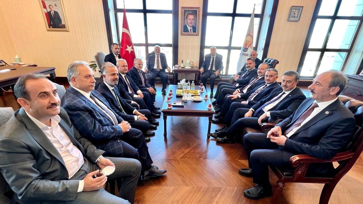 Başkan Büyükkılıç\'tan AK Parti Genel Başkan Vekilleri Elitaş ve Ala ile Yerel Yönetimler Başkanı Yılmaz\'a ziyaret