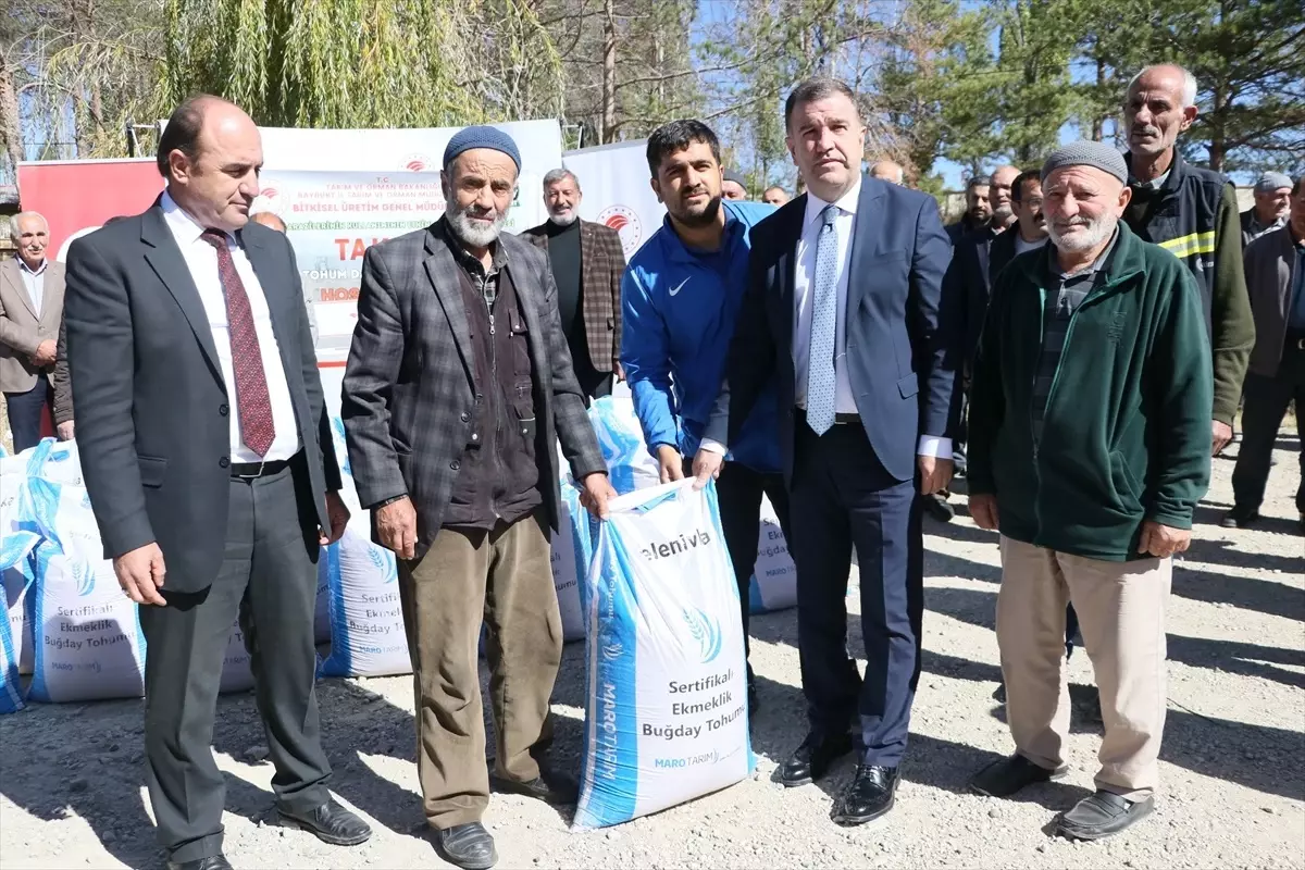 Bayburt\'ta Çiftçilere Hibe Destekli Buğday Tohumu Dağıtıldı