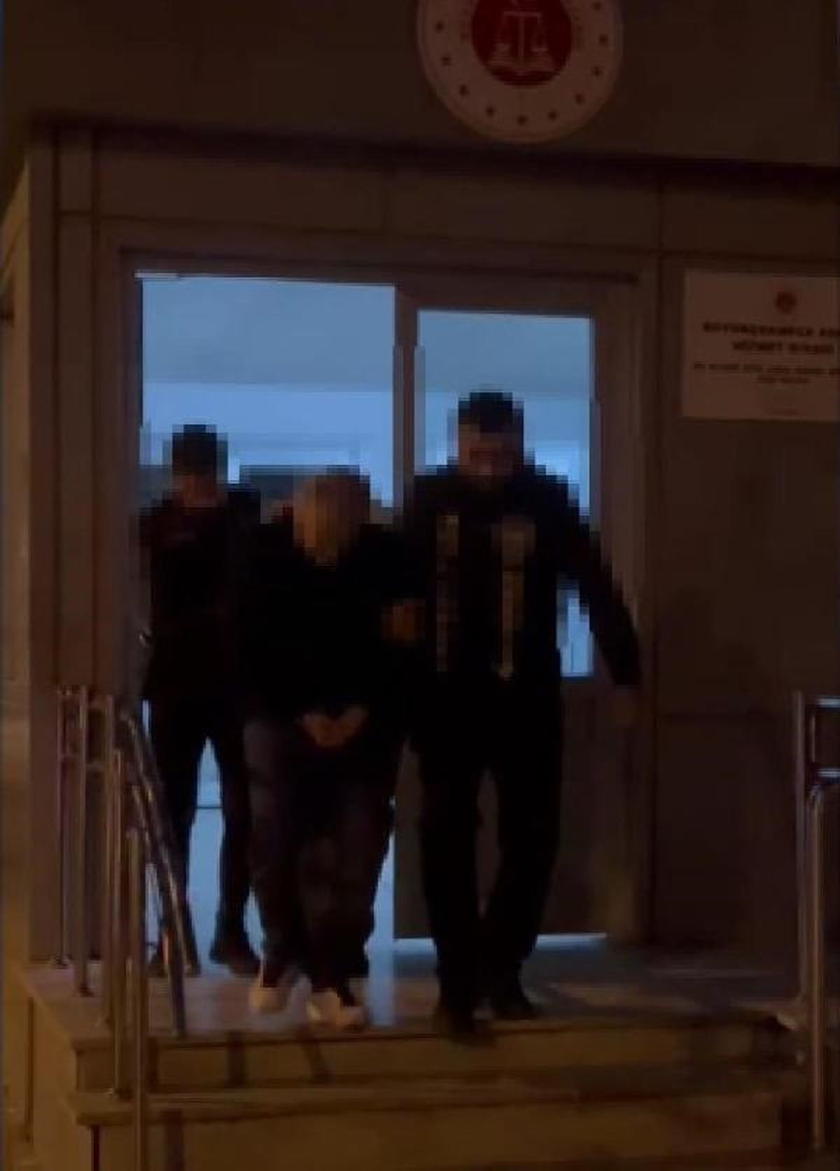 Beylikdüzü\'nde Öğretmenlere Saldıran Veli ve Arkadaşı Tutuklandı
