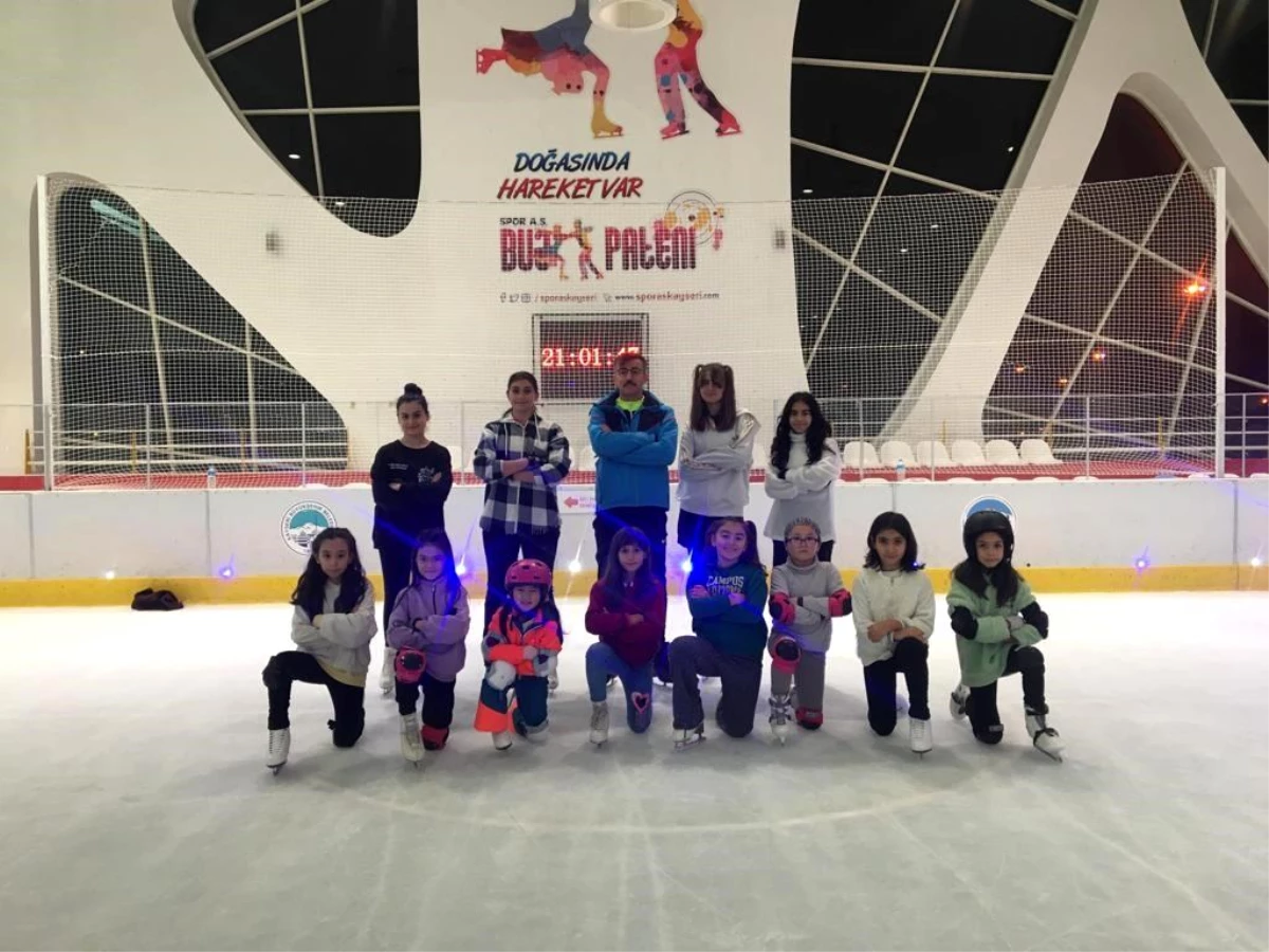 Kayseri Gençlik Spor İl Müdürlüğü Buz Pateni Takımı 1. Bölge Artistik Buz Pateni Şampiyonası\'na Hazırlanıyor
