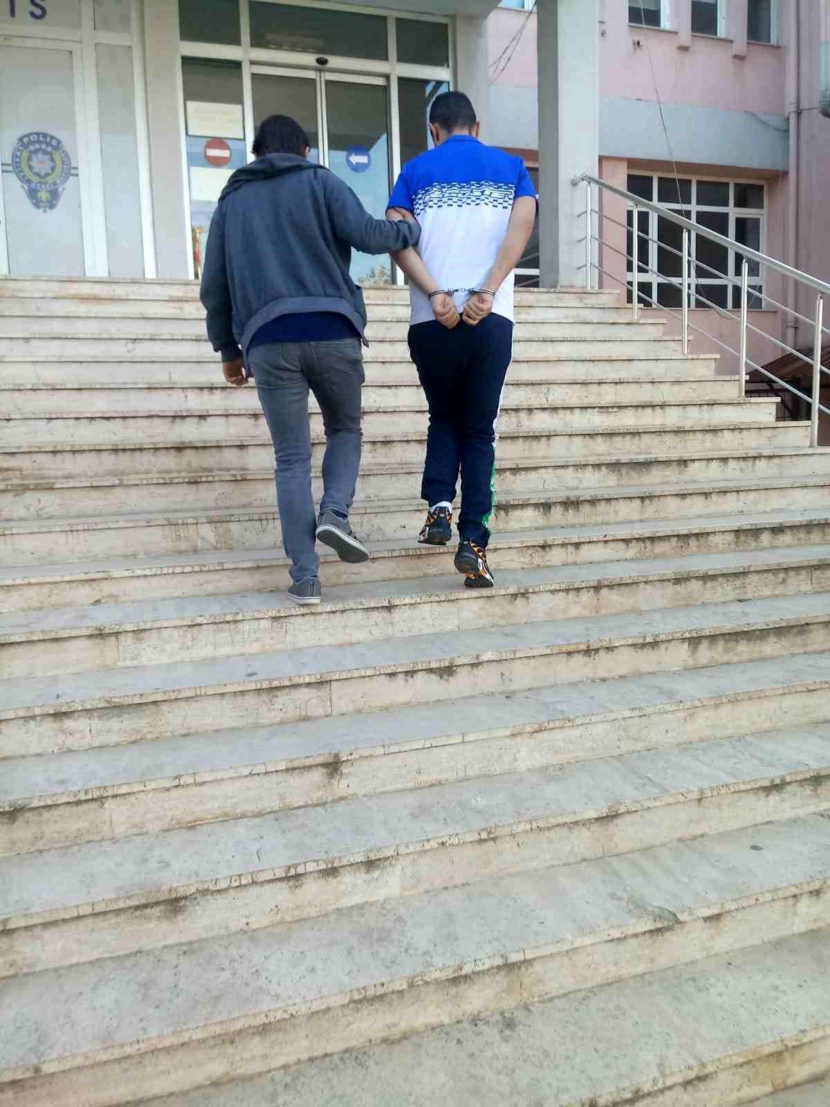 Çanakkale\'de Yabancı Uyruklu Kişi Kesici Aletle Yaralama Suçundan Gözaltına Alındı