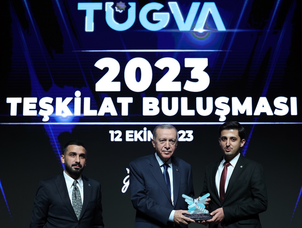 Cumhurbaşkanı Erdoğan: "Asırlardır adalet ve hakkaniyetten sapmamış bir millet olarak İsrail-Filistin geriliminde de tavrımız bu yöndedir."