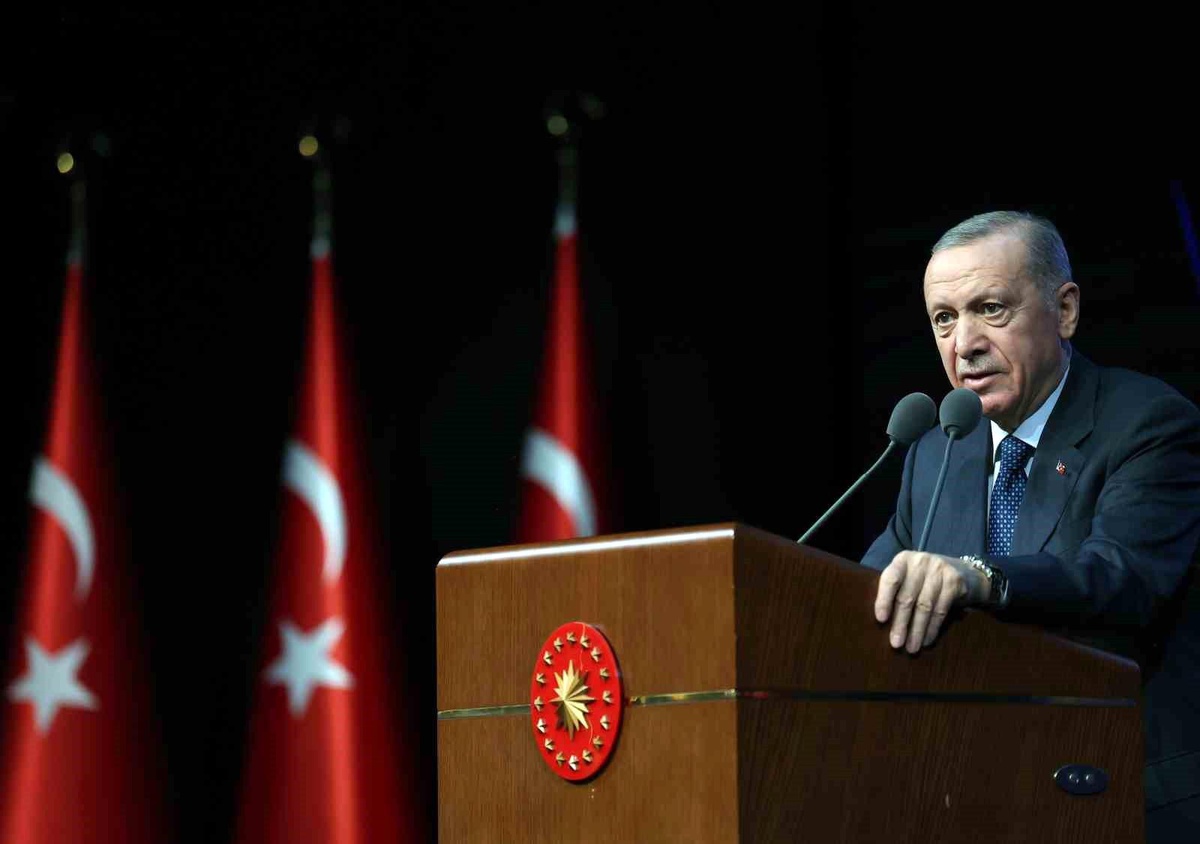 Cumhurbaşkanı Erdoğan: "6\'lı masa dediler, gerekirse 16\'lı masa dediler. Ne oldu? Ne 6\'lı masa, ne 16\'lı masa, ne 1600\'lü masa tuttu"