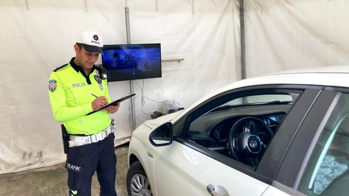 Düzce İl Emniyet Müdürlüğü, sürücüleri yaşam tünelinde bilgilendiriyor