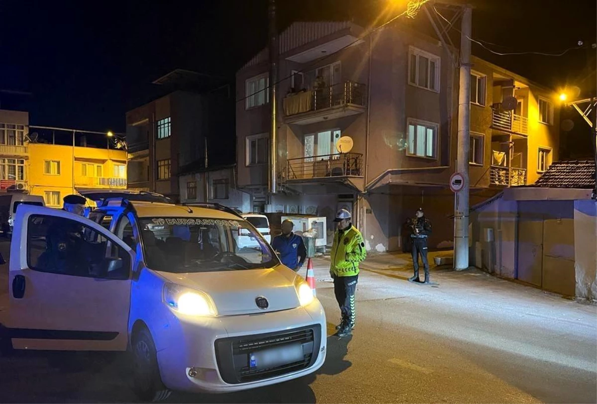 Bursa\'da \'Huzur\' Uygulaması: 8 Şahıs Yakalandı, Silah ve Uyuşturucu Ele Geçirildi