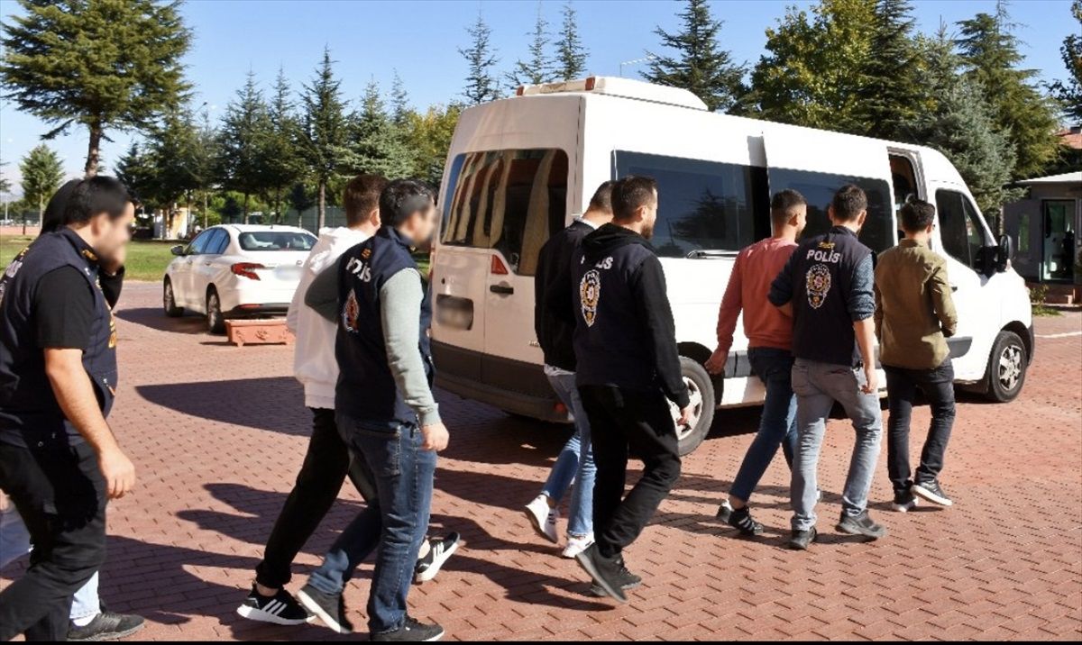 Isparta\'da Otomobil Dolandırıcılığı: 4 Tutuklama