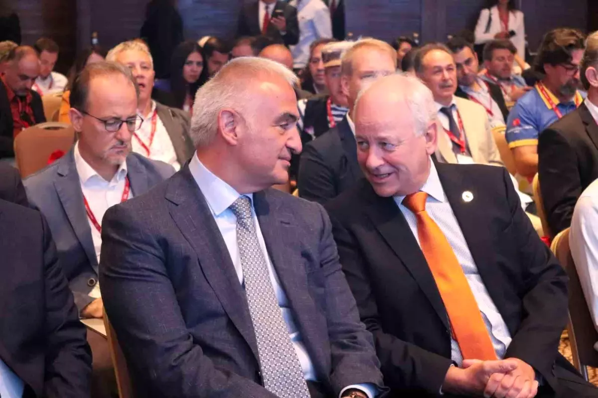 İzmir EuroVelo Bisiklet Turizmi Konferansı\'na yoğun katılım