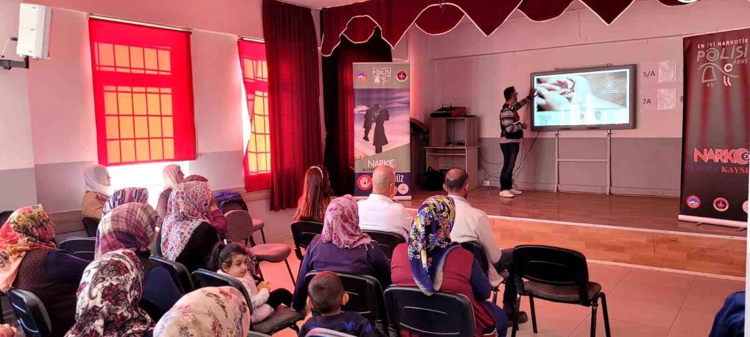 Kayseri\'de Anne ve Anne Adaylarına Narkotik Eğitimi Verildi
