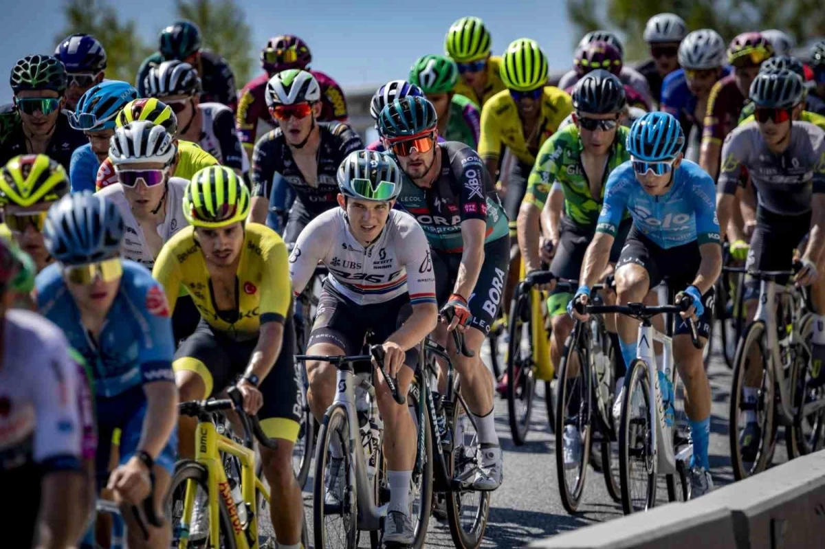 Türkiye Bisiklet Turu\'nda Marmaris-Bodrum etabını Nico Denz kazandı