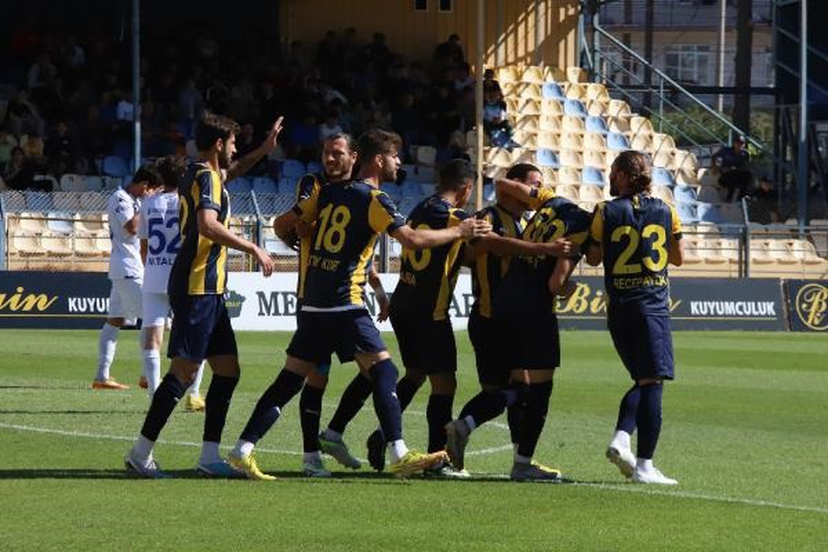 Menemen Futbol Kulübü Ziraat Türkiye Kupası\'nda üçüncü tura yükseldi