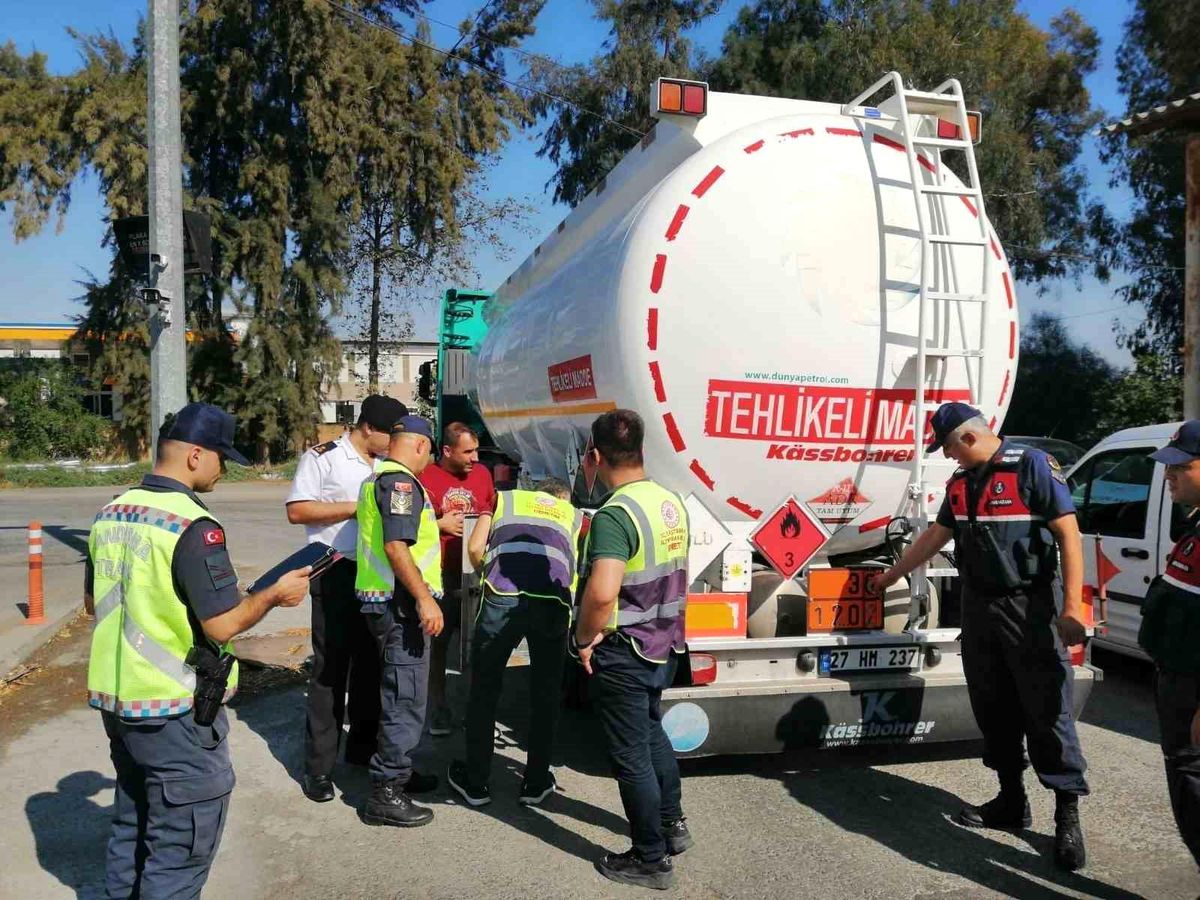 Mersin\'de Jandarma ve Ulaştırma Bölge Müdürlüğü Ortak Trafik Denetimi Gerçekleştirildi
