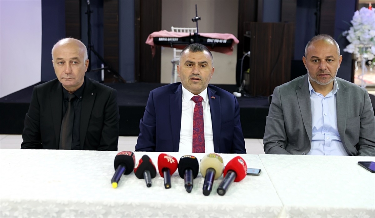 MHP Samsun İl Başkanı Burhan Mucur, 14. Olağan İl Kongresi öncesi basın mensuplarının sorularını cevapladı