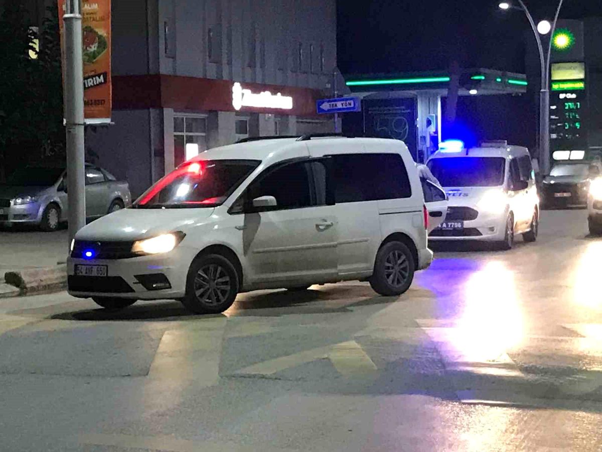 Akyazı\'da Hapis Cezası Bulunan 2 Şahıs Tutuklandı