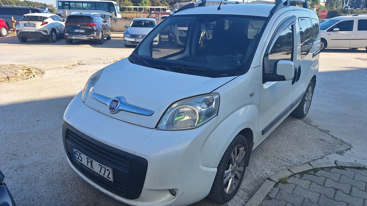 Samsun\'da hafif ticari araç çarptı, çocuk yaralandı