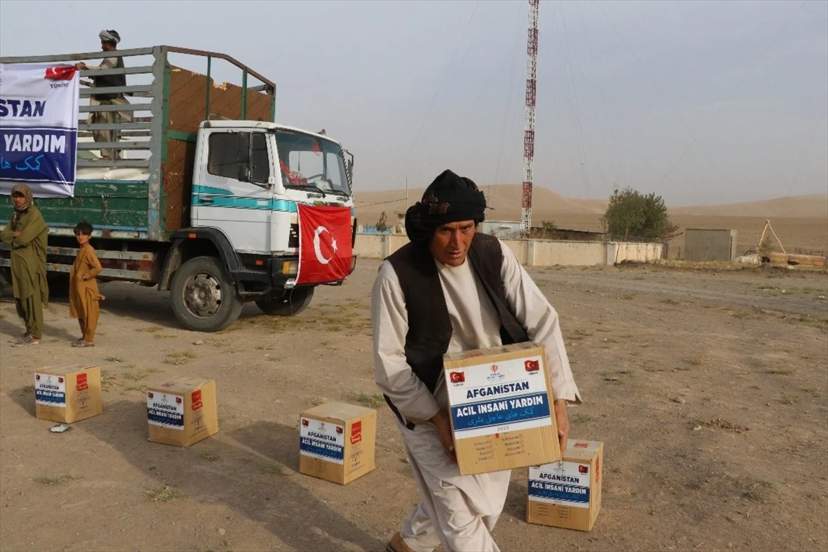 TDV, Afganistan\'da depremzede ailelere gıda desteği sağladı