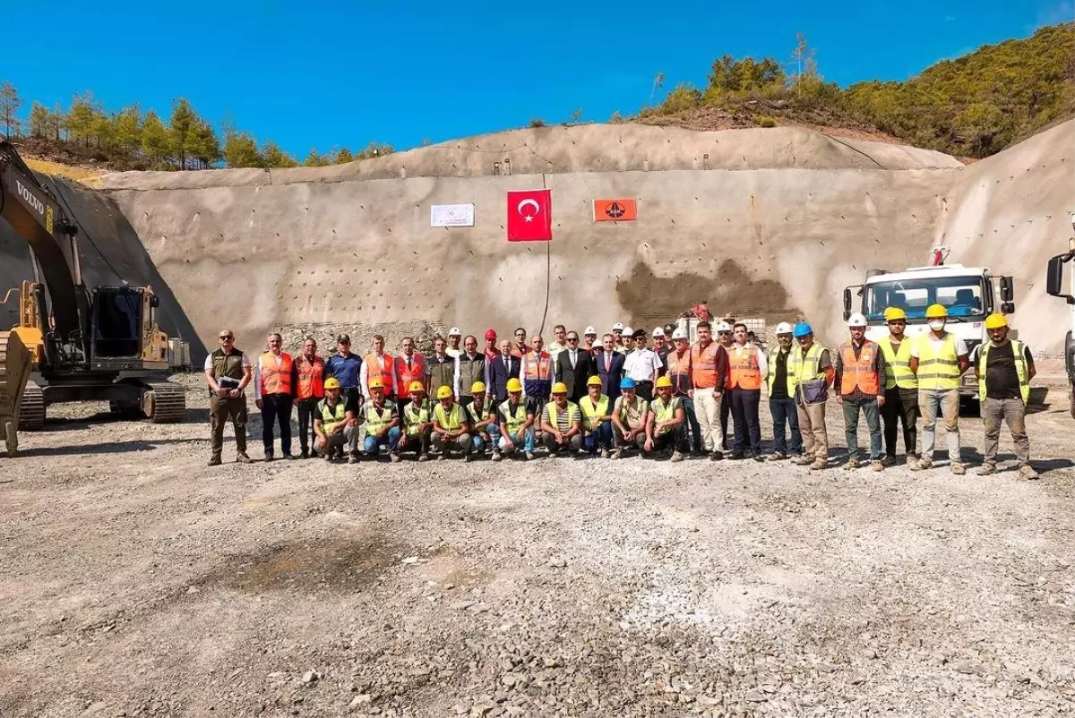 Mersin Valisi Ali Hamza Pehlivan, Akdeniz Sahil Yolu Projesi\'ni İnceledi