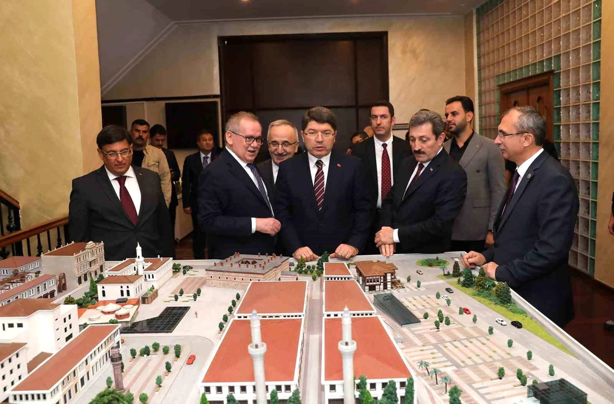 Adalet Bakanı Yılmaz Tunç, Samsun Büyükşehir Belediyesi\'ni Ziyaret Etti