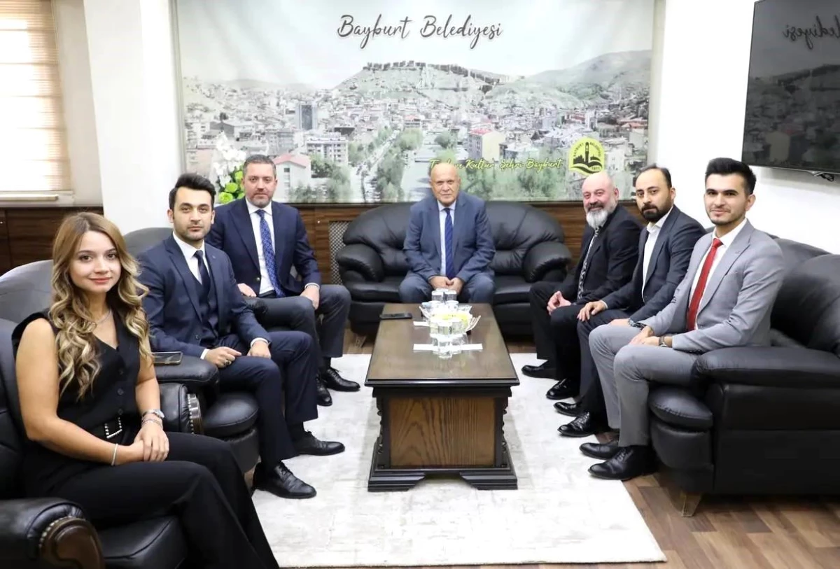 Türkiye Barolar Birliği Başkanı Bayburt Belediye Başkanı ile Görüştü