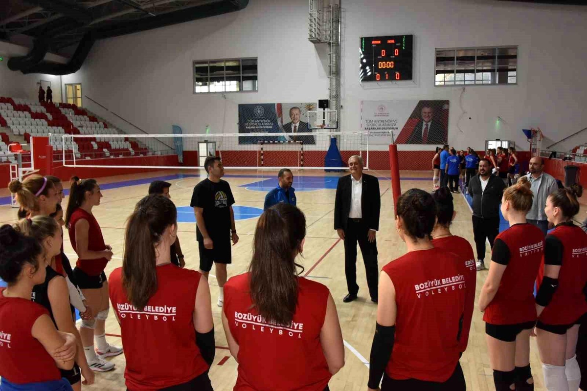 Bozüyük Belediye Başkanı Takımın Hazırlık Maçını İzledi