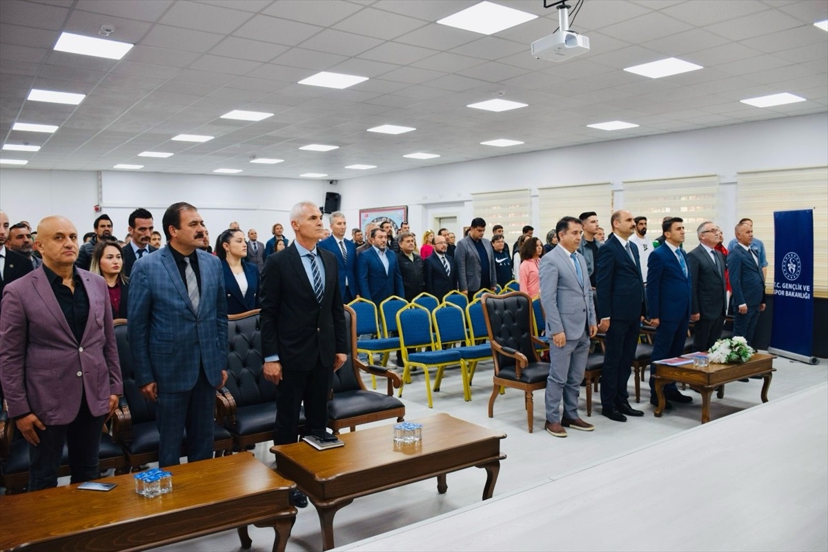 Bilecik Valisi Şefik Aygöl Okul Spor Faaliyetleri Koordinasyon Toplantısı Gerçekleştirdi