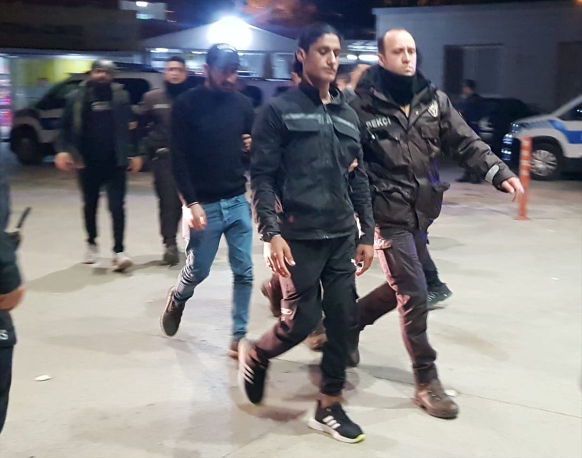 İnegöl\'de 30 düzensiz göçmen yakalandı