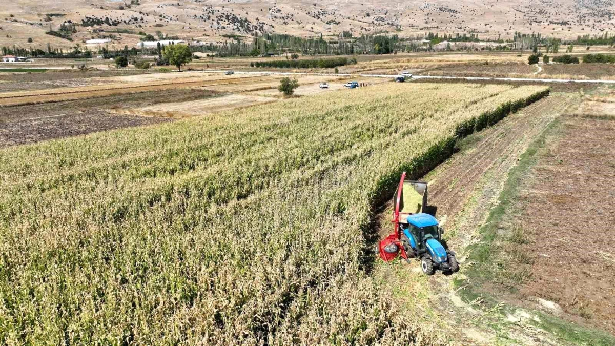 Antalya Büyükşehir Belediyesi Çiftçilere Makine ve Tohum Desteği Sağlıyor