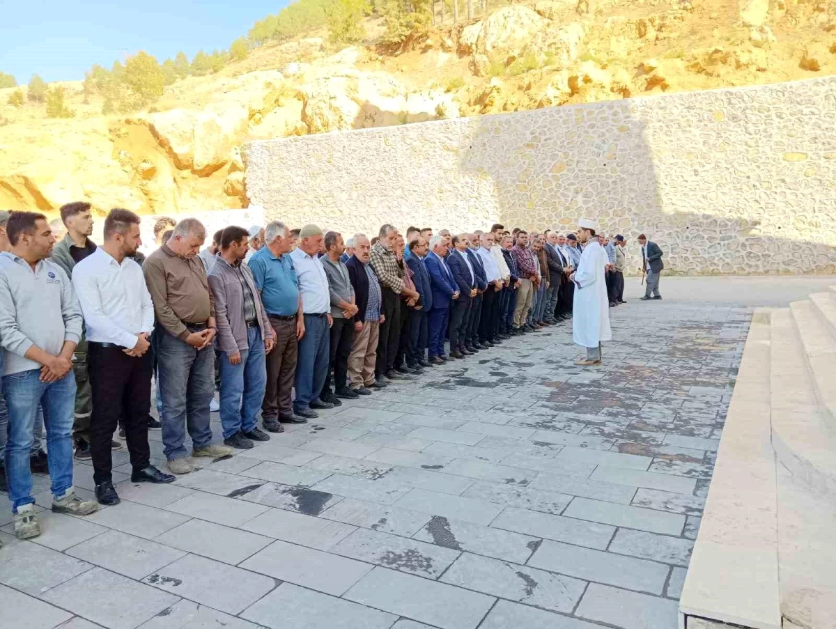 Çelikhan\'da Filistinliler için gıyabi cenaze namazı kılındı