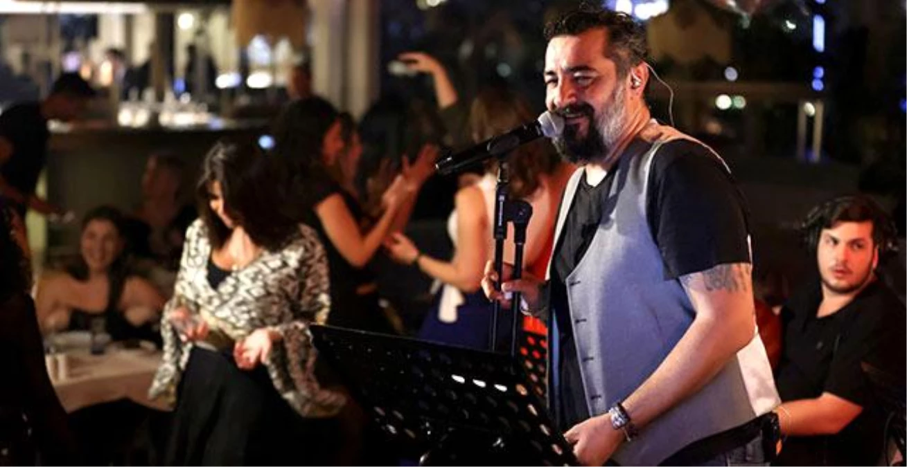 Celil Nalçakan, Sahnesinde Şarkılarıyla İzleyicileri Büyülüyor