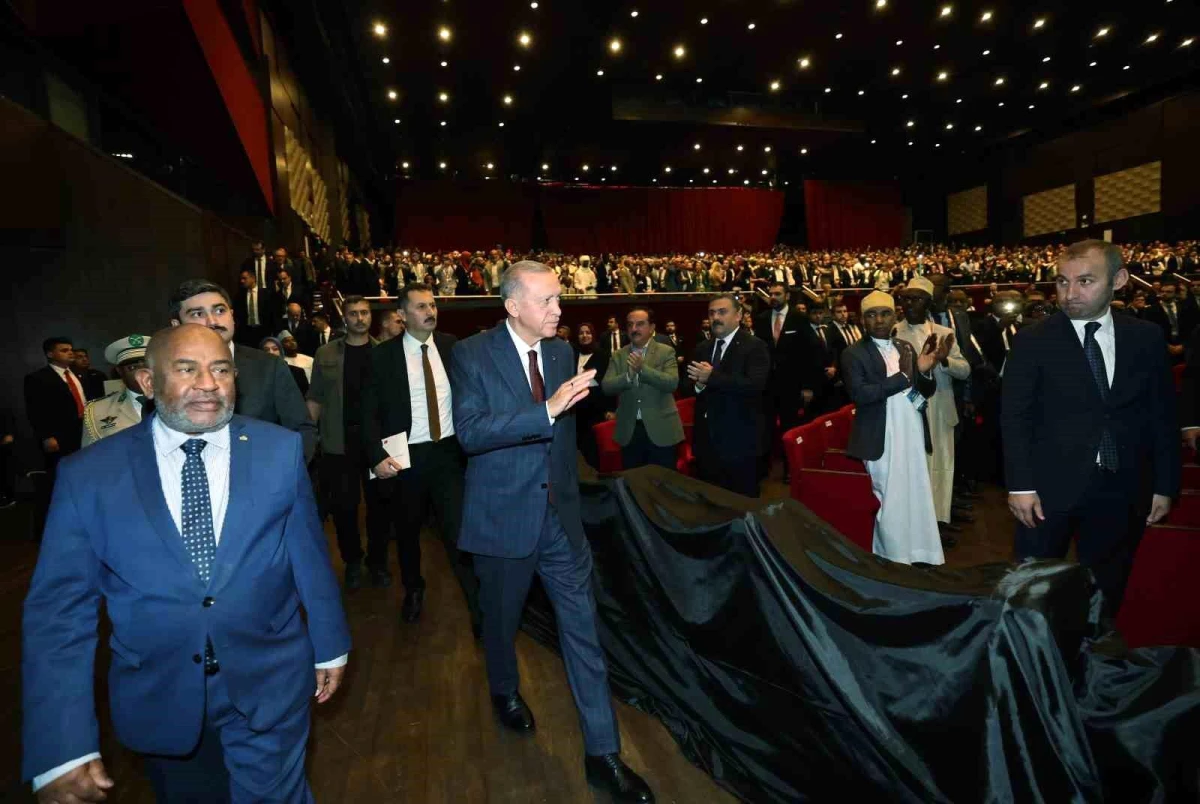Cumhurbaşkanı Recep Tayyip Erdoğan, " Tüm Afrika\'daki Büyükelçilik sayımız 44\'e çıkardık.