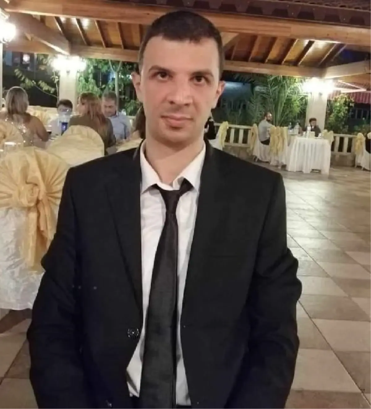 Depremde yaralanan ve ayakları kesilen Tolga Fakıoğlu yaşamını yitirdi