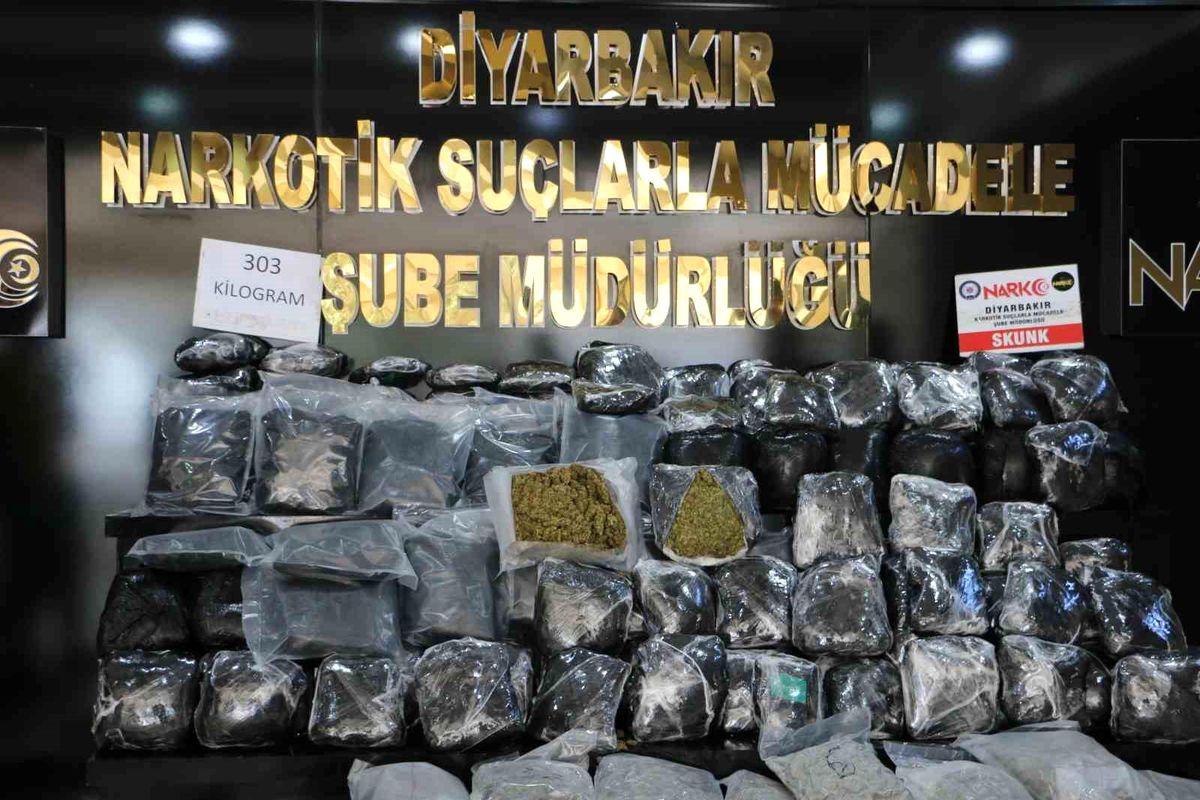 Diyarbakır\'da 333 Kilo Skunk ve 18 Kilo Esrar Ele Geçirildi