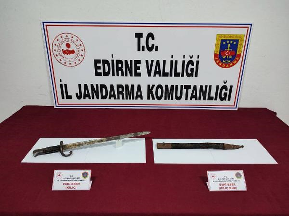 Edirne\'de Osmanlı Dönemi\'ne ait 150 yıllık kılıç ve kını ele geçirildi