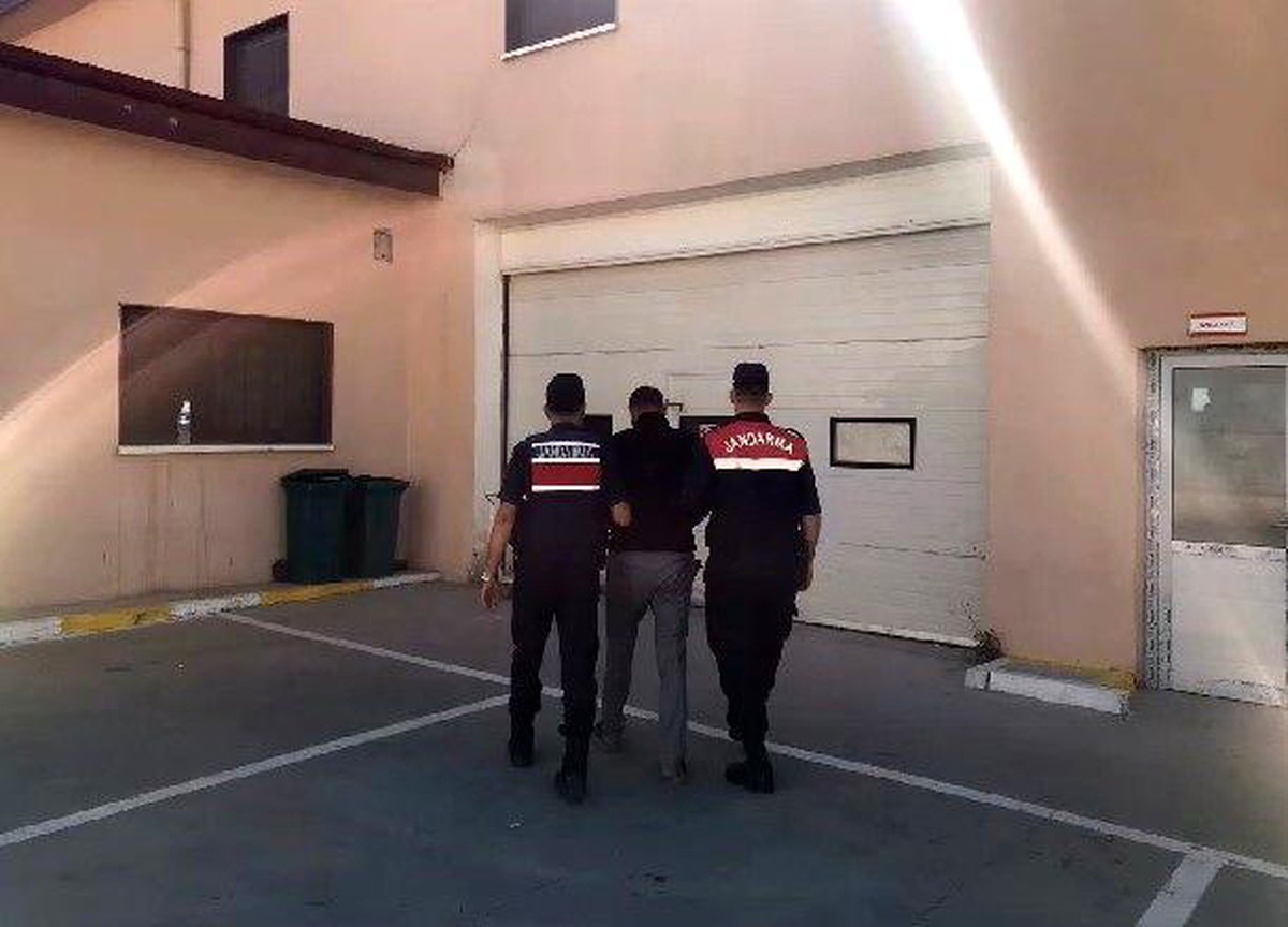 Gaziantep\'te Uyuşturucu Operasyonu: 6 Kilogram Esrar ve 6 Kök Hint Keneviri Ele Geçirildi