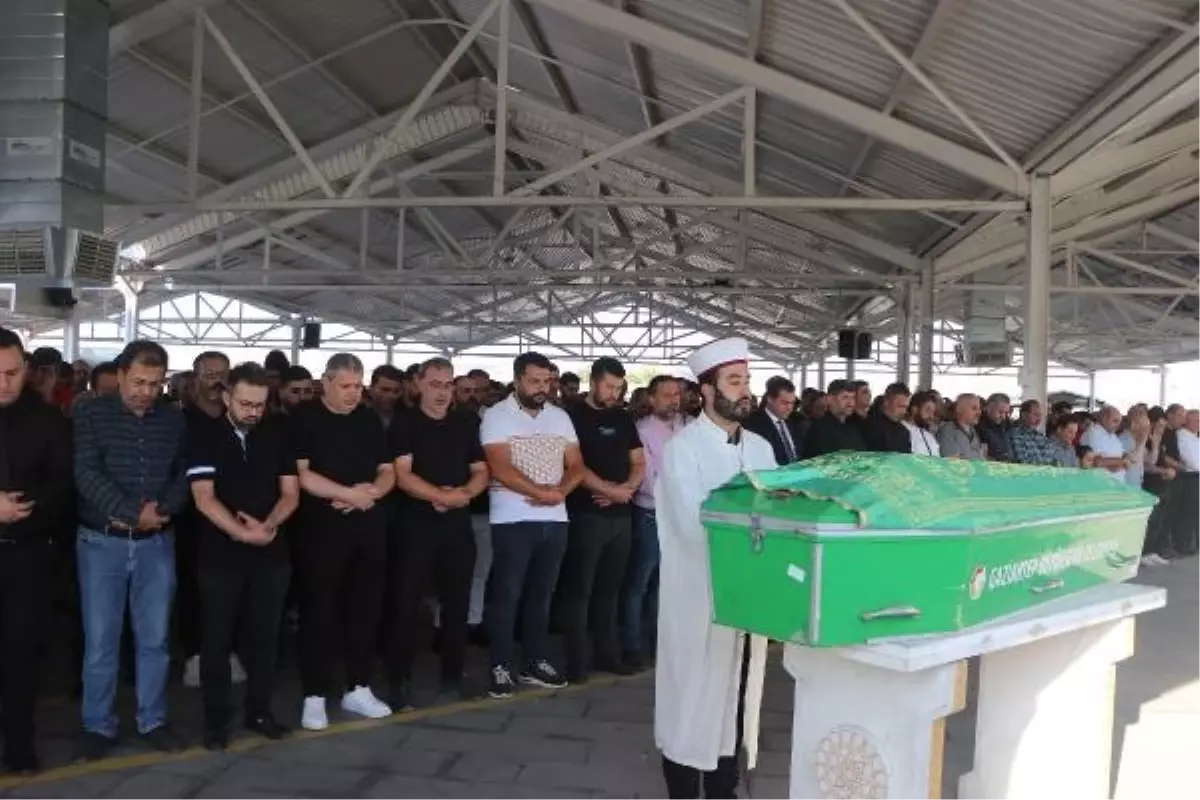 Gaziantep'te Otomobil ve ATV Çarpışması Sonucu 2 Lise Öğrencisi Hayatını Kaybetti