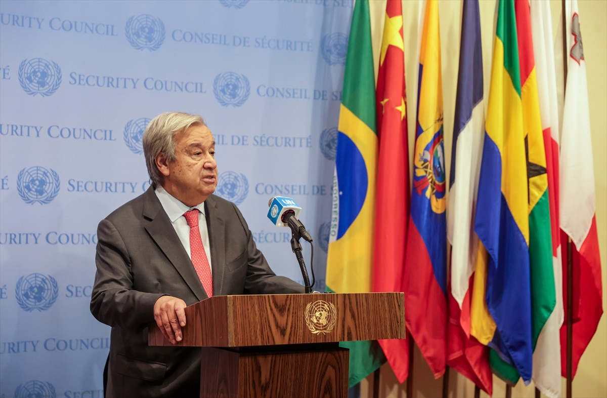 Guterres, Gazzeli sivilleri, gıda ve barınağın bulunmadığı, tam kuşatma altında olan bir alana taşımanın çok tehlikeli ve kimi koşullarda mümkün...
