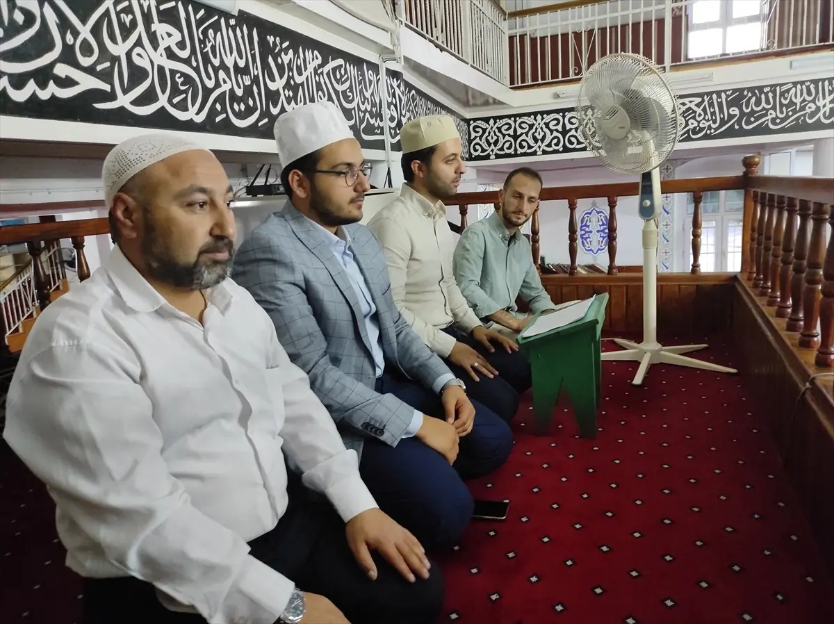 Hatay'da camilerde Filistinliler için dua edildi