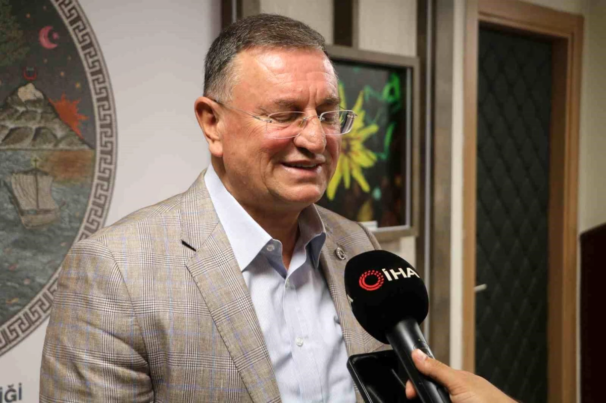 Hatayspor Teknik Direktörü Volkan Demirel, 2032 Avrupa Futbol Şampiyonası\'nın futbol elçisi oldu