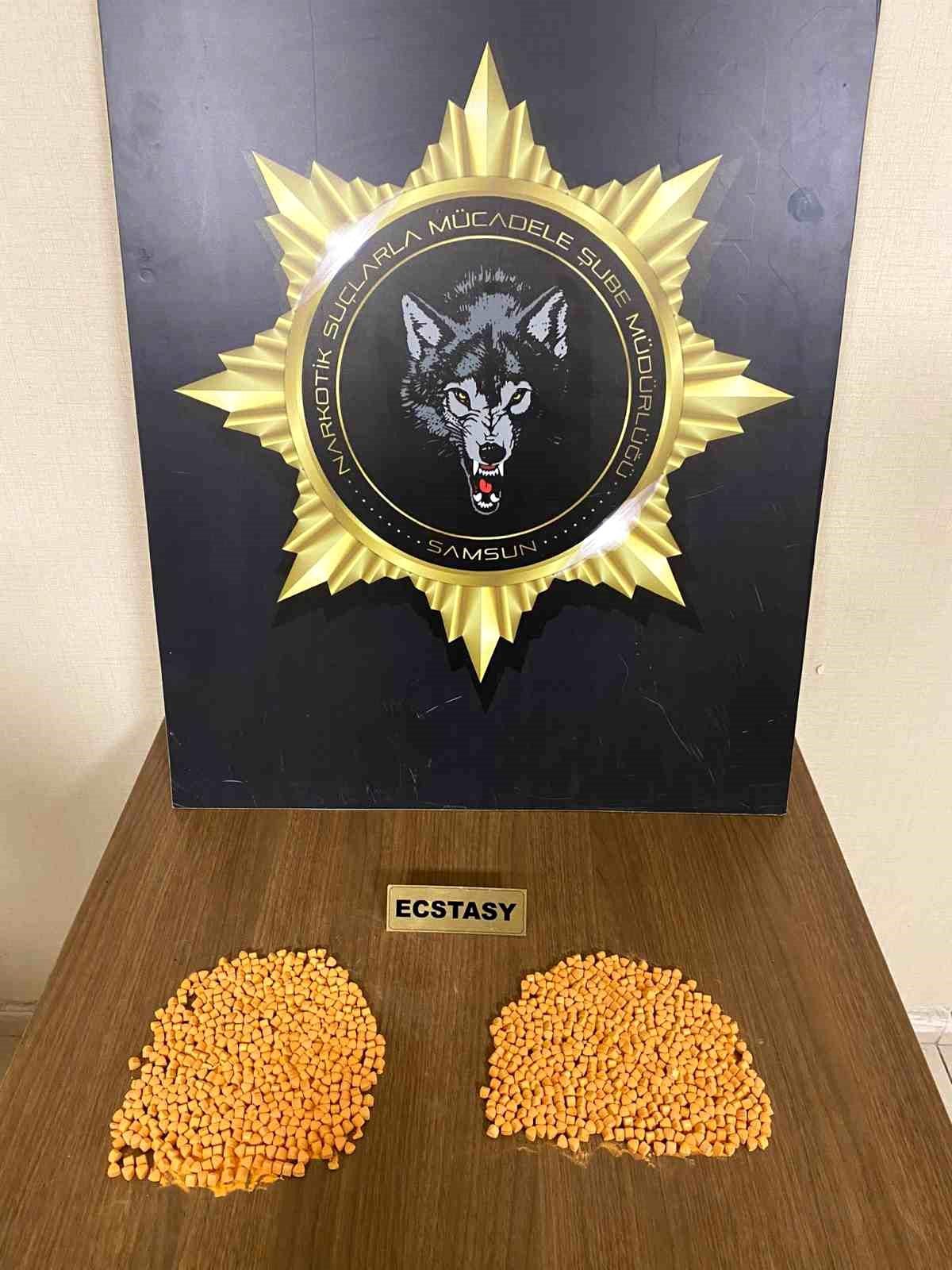 Samsun\'da Havalimanında 963 Adet Ecstasy Hapı Ele Geçirildi