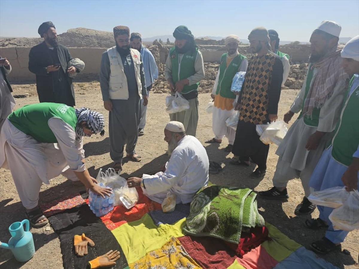 İDDEF, Afganistan\'a Acil Yardım Malzemesi Ulaştırdı