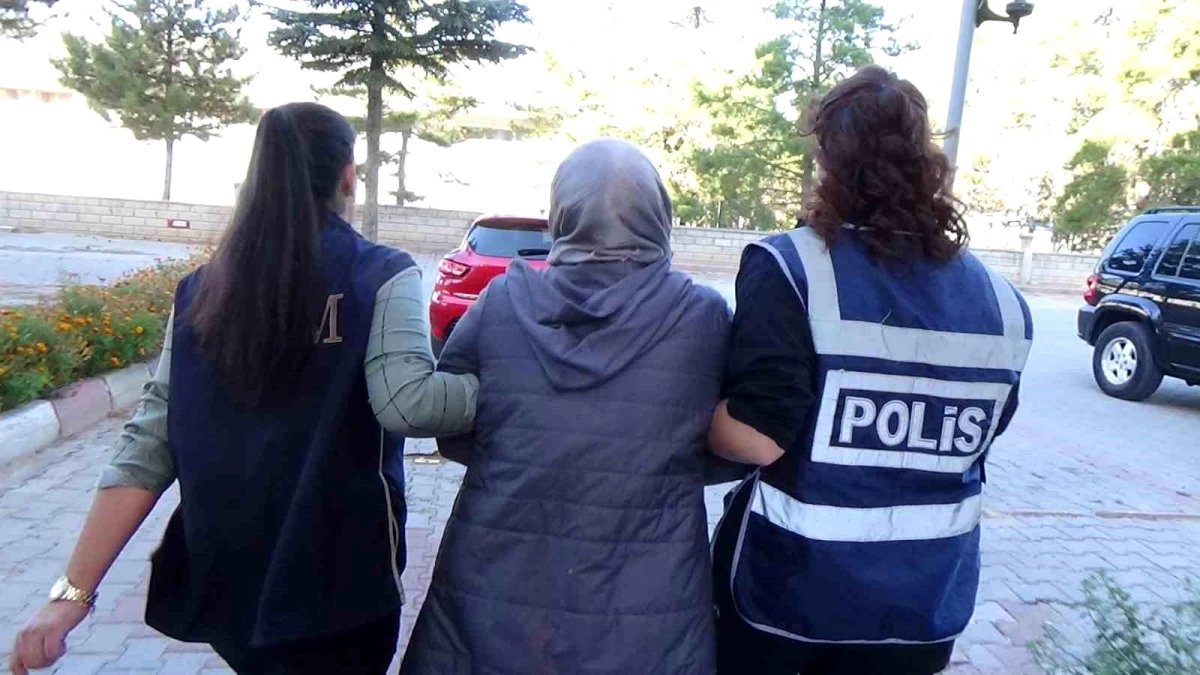 Karaman\'da FETÖ/PDY Üyesi Kadın Gizli Bölmede Yakalandı