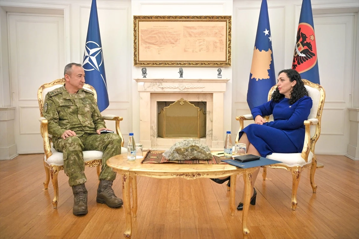 Kosova Cumhurbaşkanı Vjosa Osmani, KFOR Komutanı Tümgeneral Özkan Ulutaş\'ı Kabul Etti