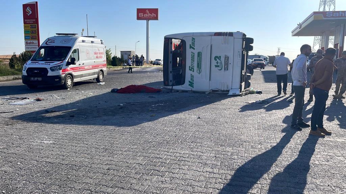 Şanlıurfa\'da Otobüs Kazasında 2 Ölü, 25 Yaralı