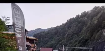 Rize'de otomobil ile motosiklet kafa kafaya çarpıştı: 1 ölü, 1 yaralı
