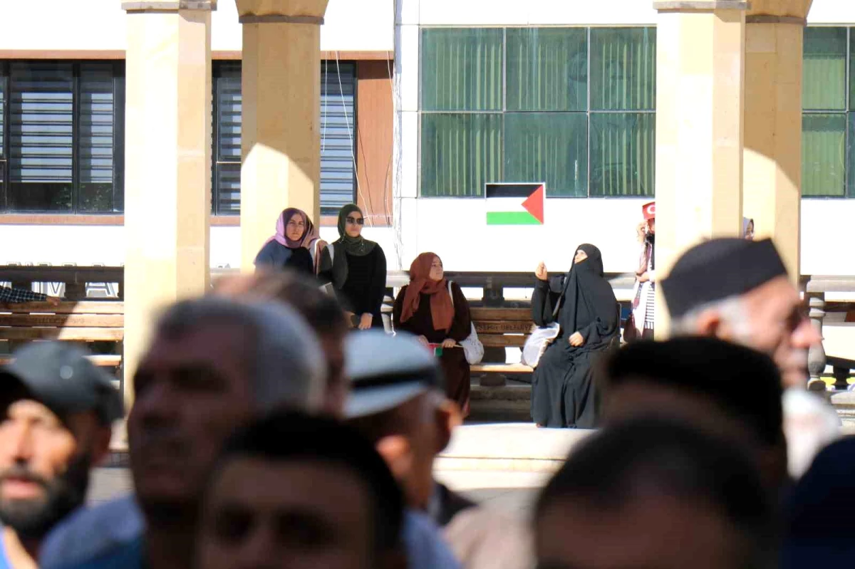 Kırşehir\'de İsrail saldırılarında hayatını kaybeden Filistinli müslümanlar için gıyabi cenaze namazı kılındı