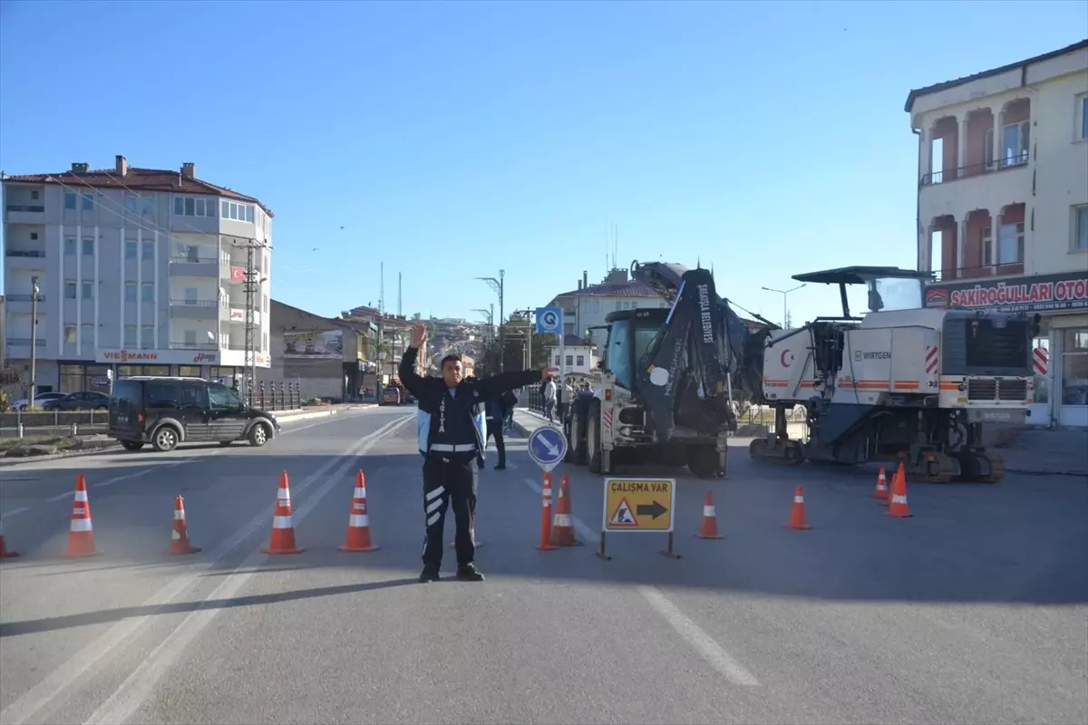 Şarkışla\'da Altyapı ve Asfalt Çalışmaları Devam Ediyor