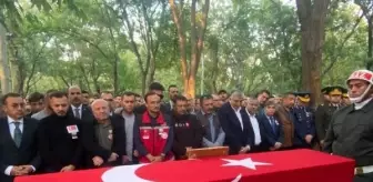 Pençe-Kilit Harekatı'nda şehit olan Piyade Astsubay Kıdemli Çavuş Musa Esat Kaya son yolculuğuna uğurlandı
